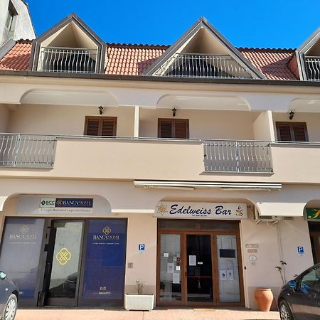 Hotel Edelweiss Laino Borgo 外观 照片