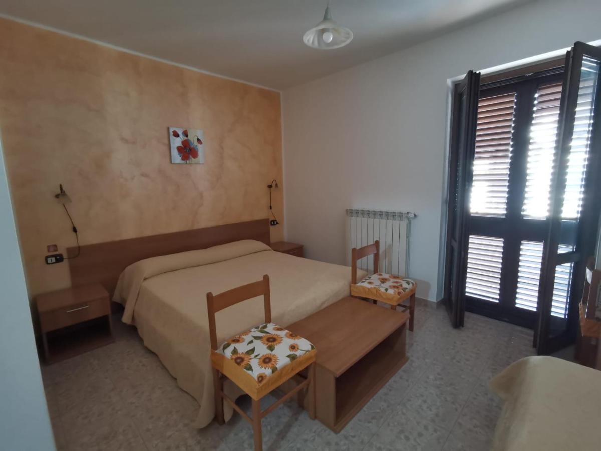 Hotel Edelweiss Laino Borgo 外观 照片