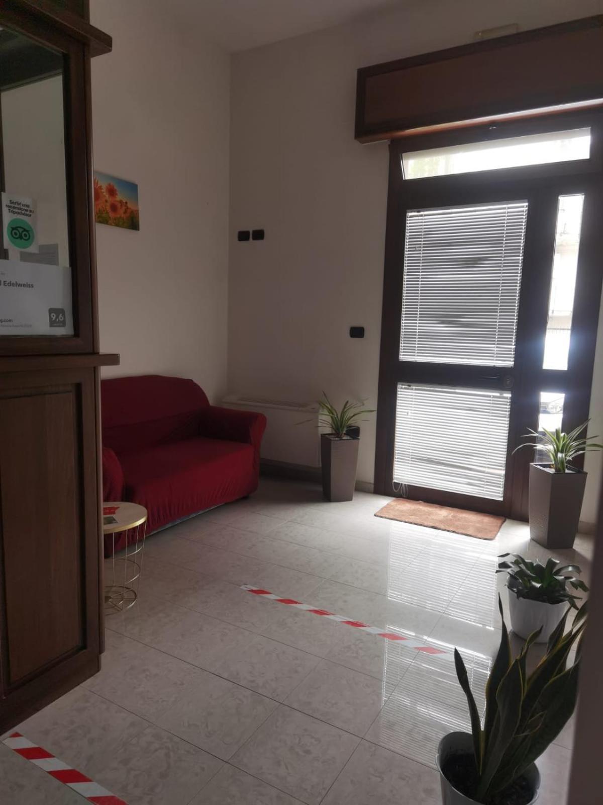 Hotel Edelweiss Laino Borgo 外观 照片