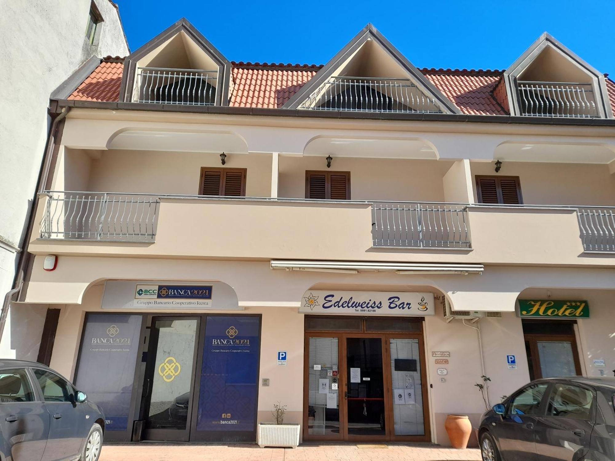 Hotel Edelweiss Laino Borgo 外观 照片